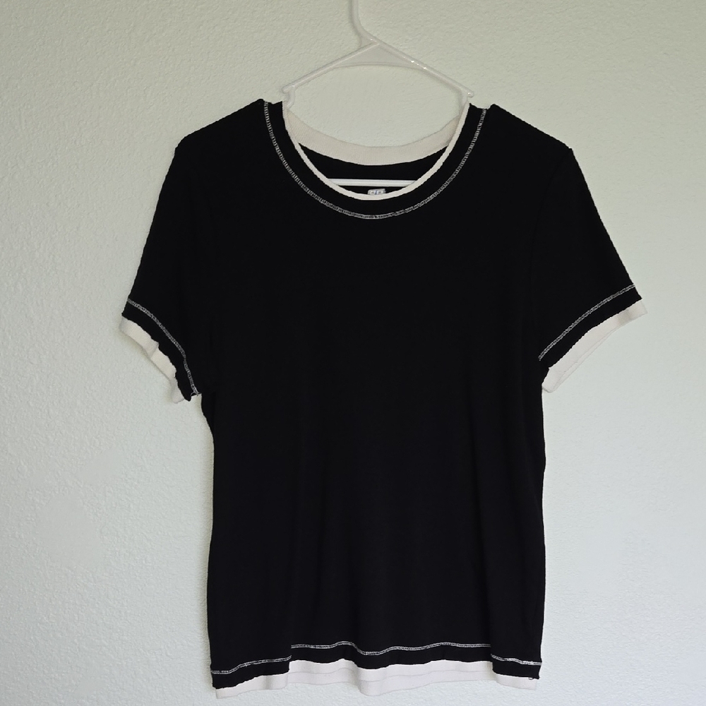 Black & White Y2K Short Sleeve Tee  Womens Large